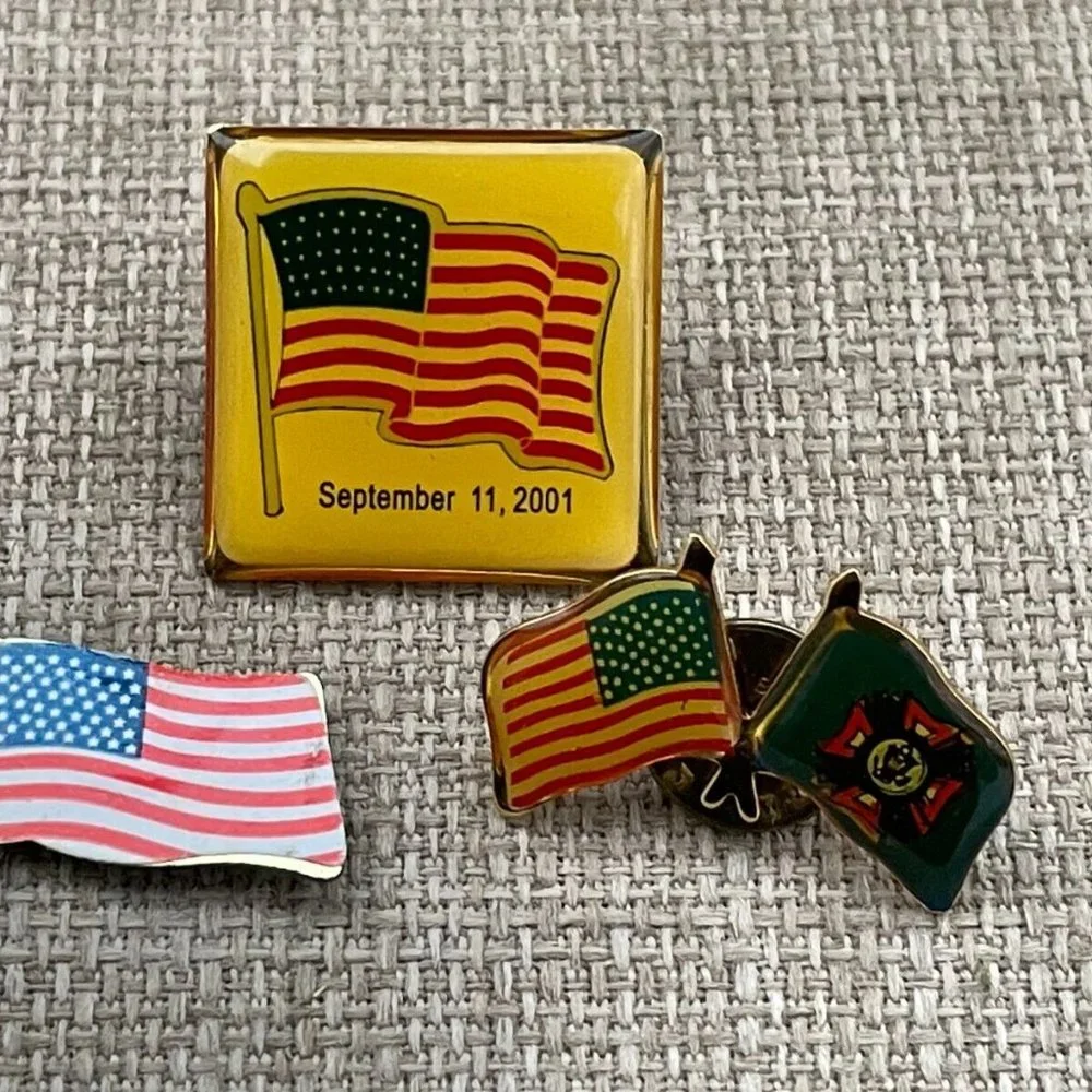 lot of 3 pins US Flag Patriot Pins Vintage Pins